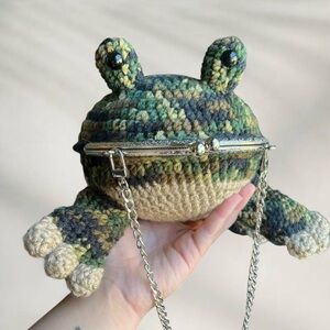 Handmade Crochet Frog Handbag with Chain